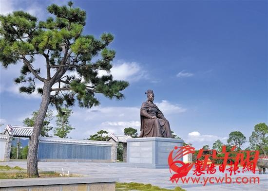 茂名冼夫人铜像 茂名冼夫人铜像