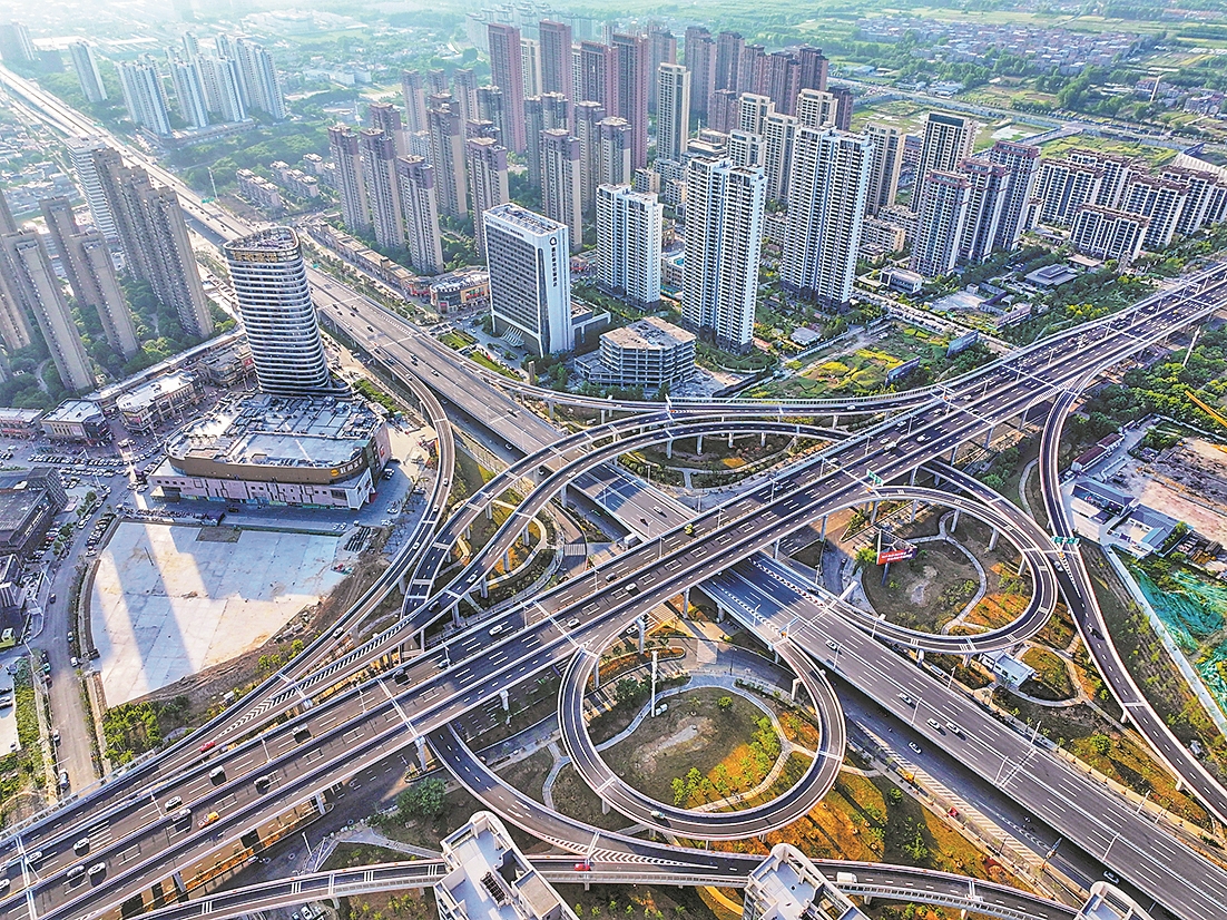 4月26日,襄阳环线提速改造工程全面建成通车,中心城区快速路网规模