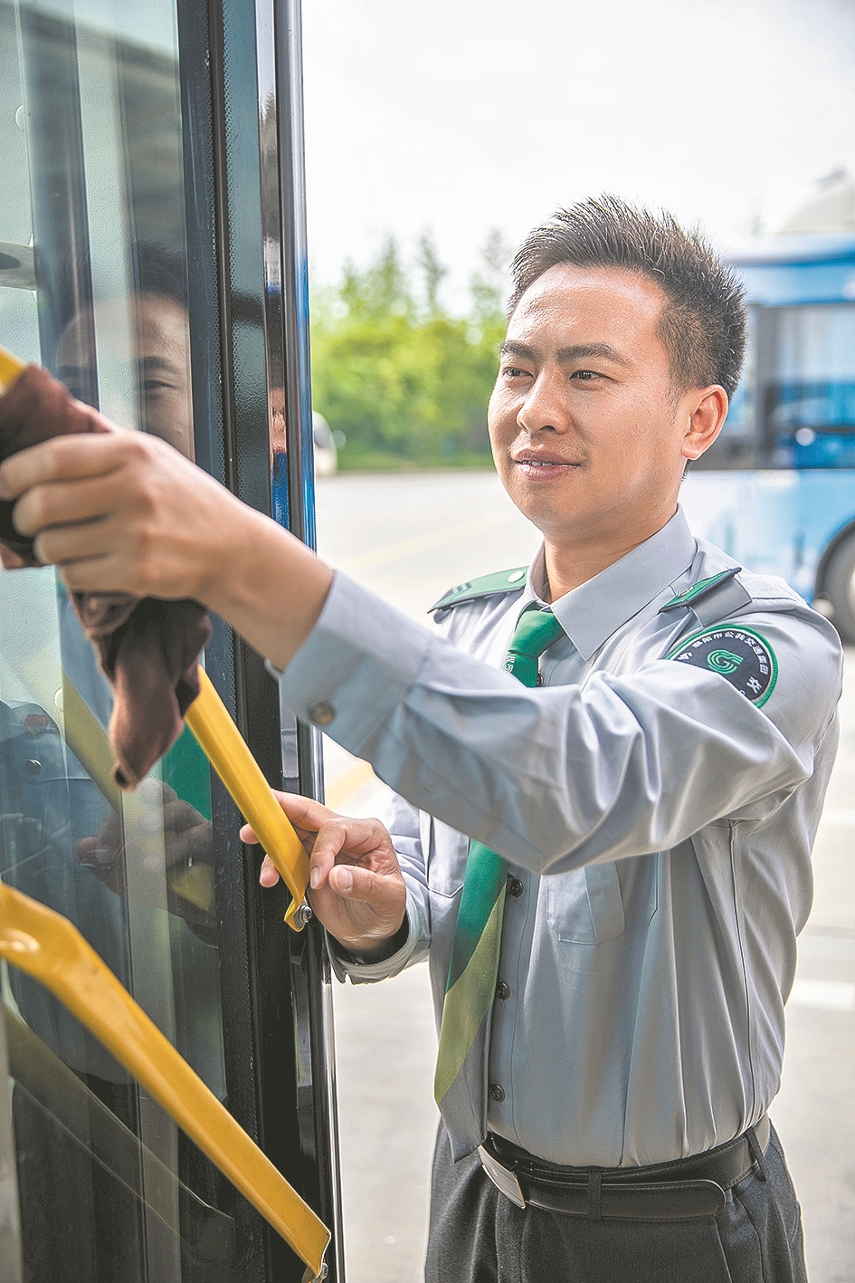 阔步迈向全国一流现代化公交企业