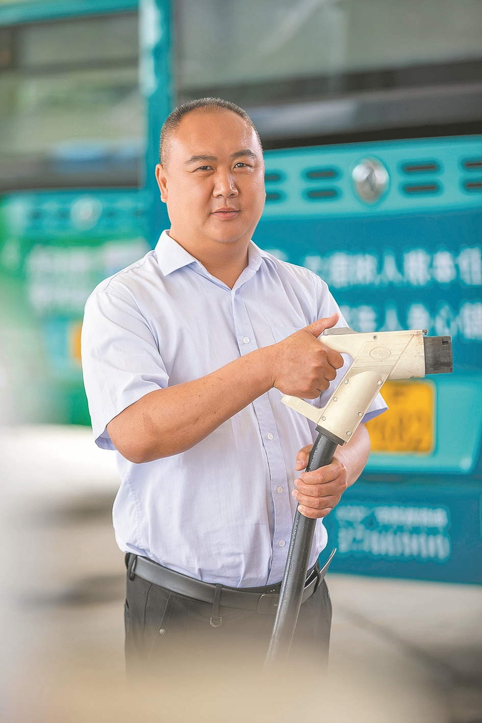 阔步迈向全国一流现代化公交企业