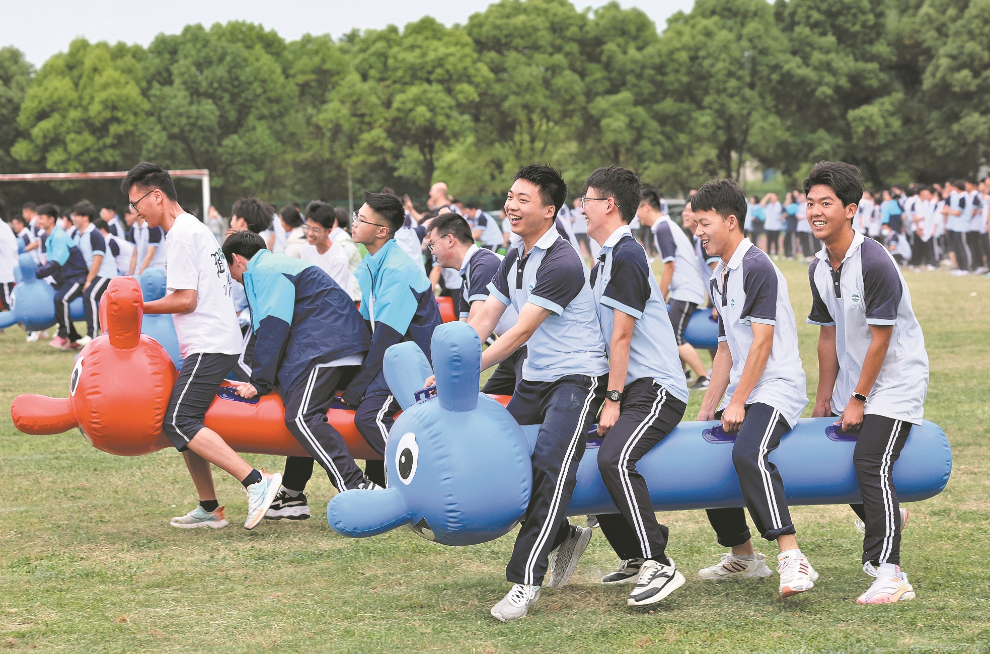 襄阳五中:趣味运动会 减压迎高考