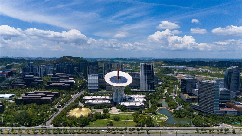 光谷地标建筑。东湖高新区融媒体中心供图