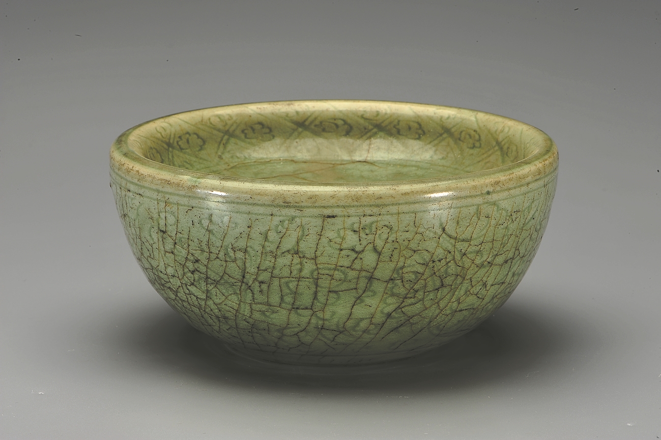 明代划花青瓷暖碗