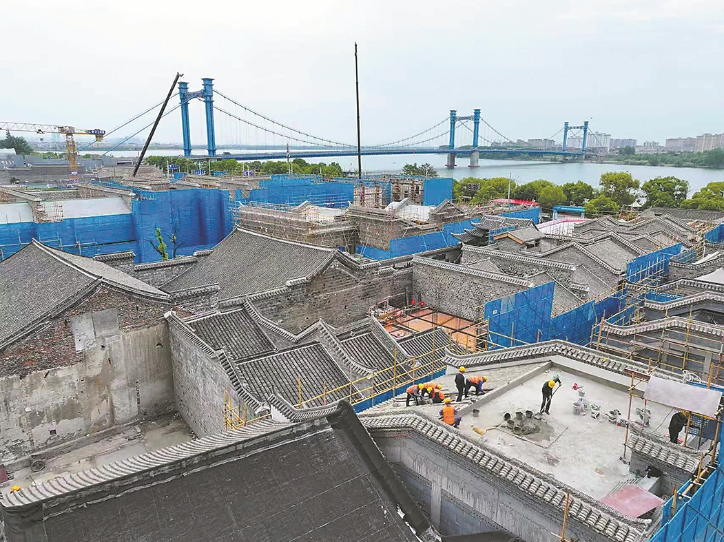陈老巷历史文化街区保护提升与更新改造项目建设现场。 记者 王晶晶 通讯员 张沛 摄