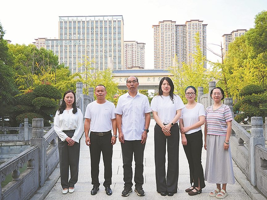 优秀指导教师 王丹、吴社会、张怡、郑程、海漂洋、傅雪青