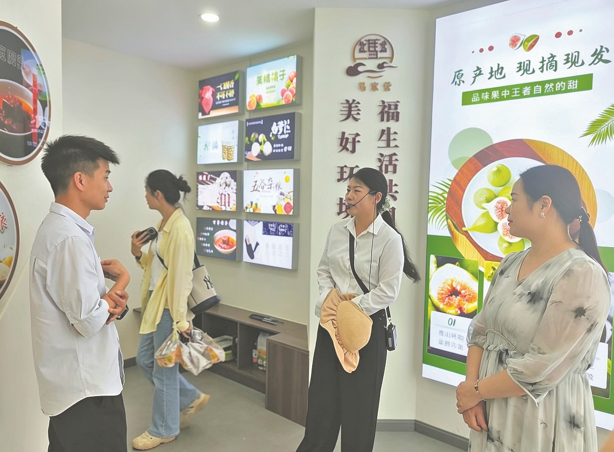 湖北文理学院理工学院师生在枣阳调研