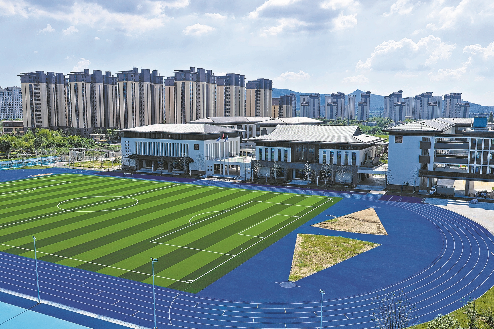 荆州街小学新校区操场。