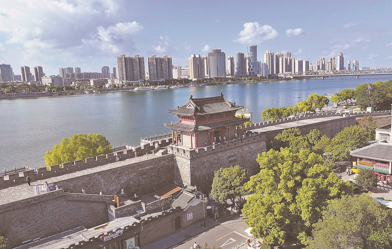 襄阳古城 记者安富斌 摄